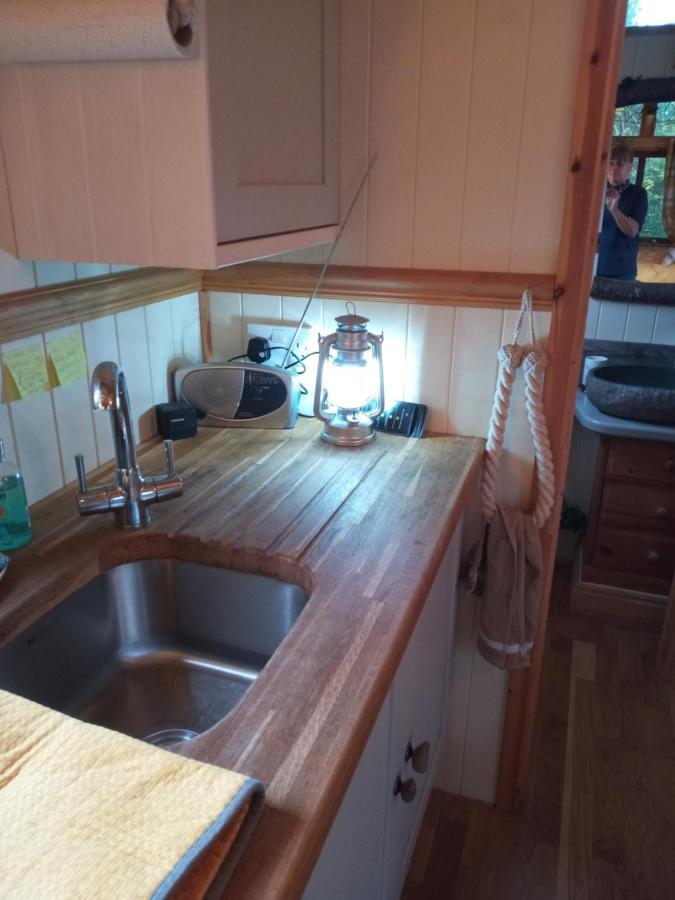 Glamping Malvern Shepherd Hut Екстер'єр фото