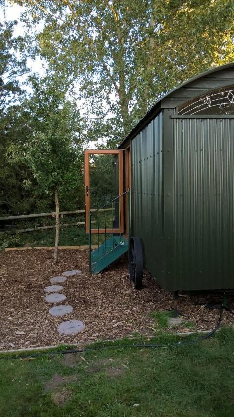 Glamping Malvern Shepherd Hut Екстер'єр фото