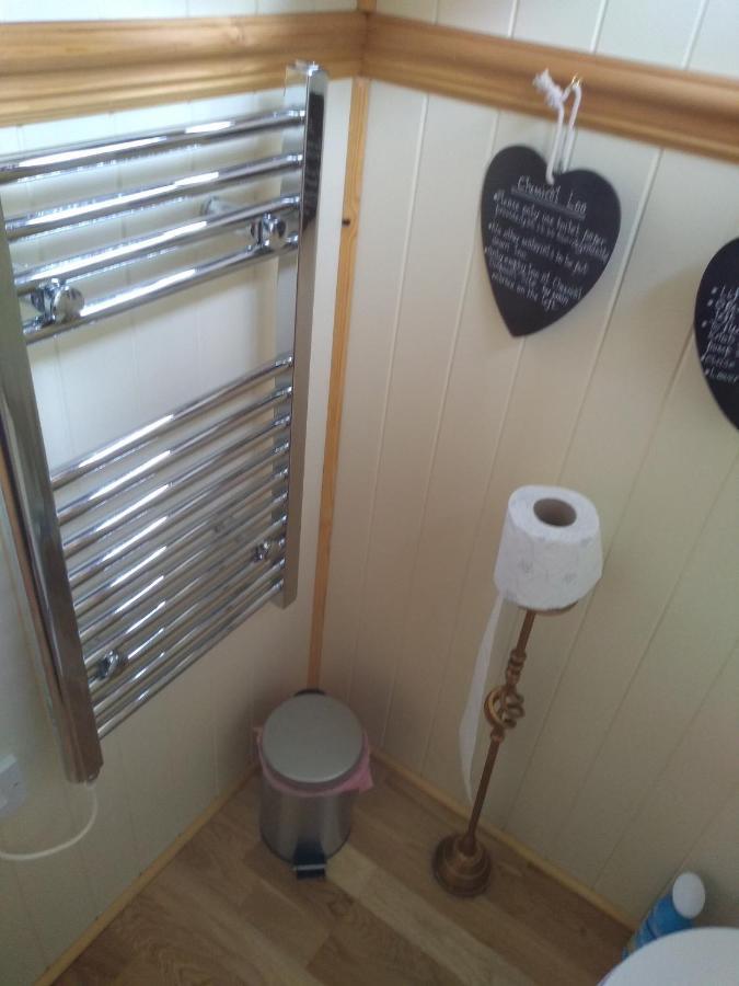 Glamping Malvern Shepherd Hut Екстер'єр фото