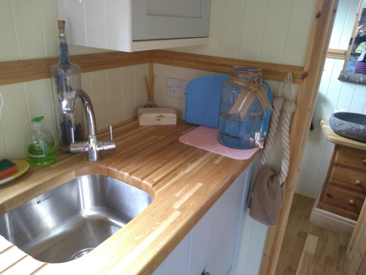 Glamping Malvern Shepherd Hut Екстер'єр фото