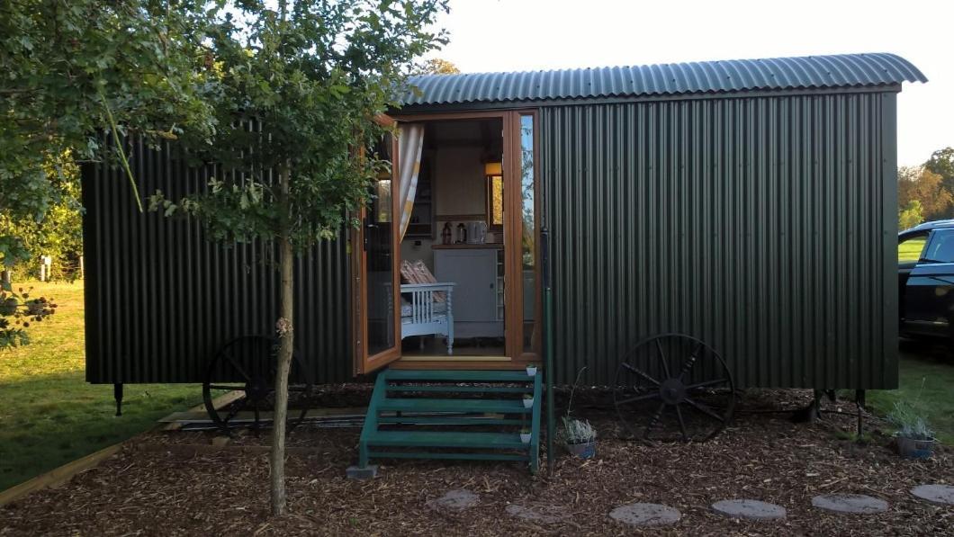 Glamping Malvern Shepherd Hut Екстер'єр фото