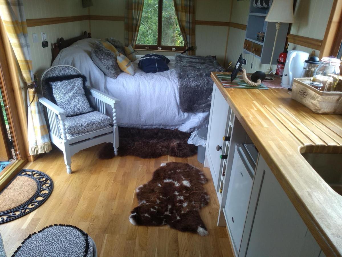 Glamping Malvern Shepherd Hut Екстер'єр фото